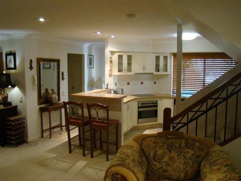 8/23 Santa Barbara Road, Hope Island QLD 4212