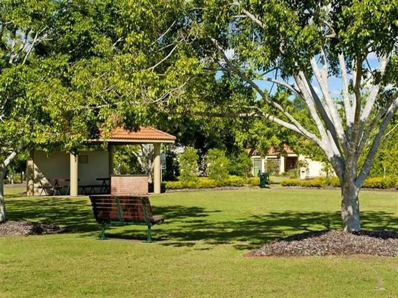 2001 Gracemere Gardens Circuit, Hope Island QLD 4212
