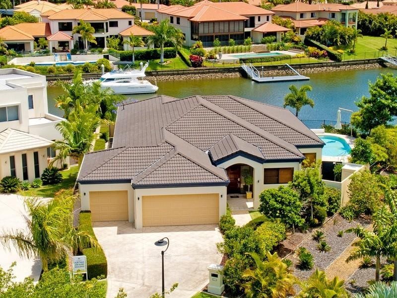 2122 Fernlea Close, Hope Island QLD 4212