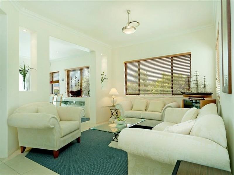 2122 Fernlea Close, Hope Island QLD 4212