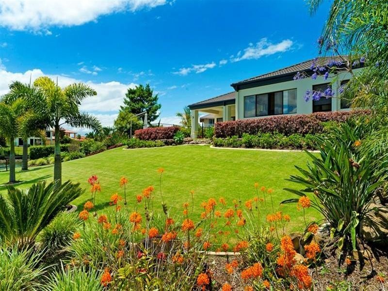 2122 Fernlea Close, Hope Island QLD 4212