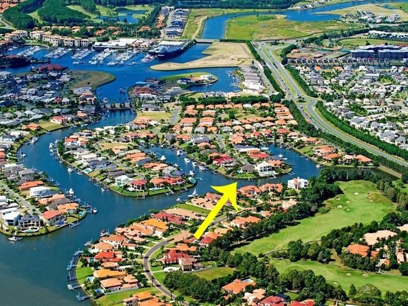 2122 Fernlea Close, Hope Island QLD 4212