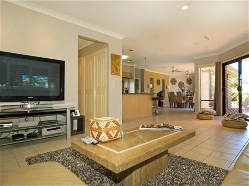 7 Eastside Esplanade, Helensvale QLD 4212