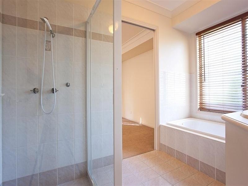 88 California Drive, Oxenford QLD 4210