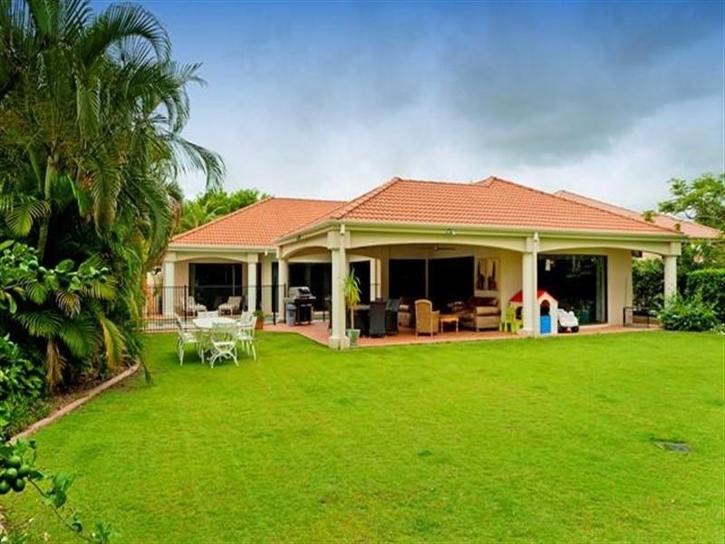 8203 Magnolia Drive, Hope Island QLD 4212