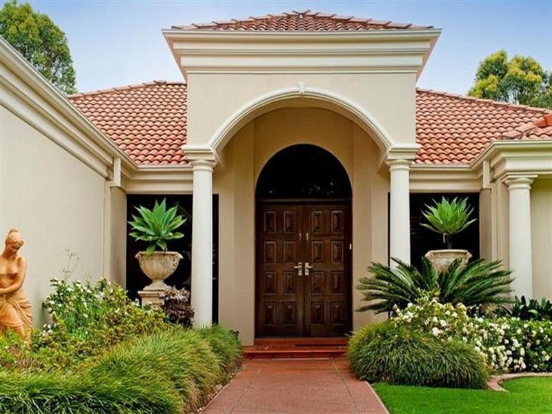 8203 Magnolia Drive, Hope Island QLD 4212