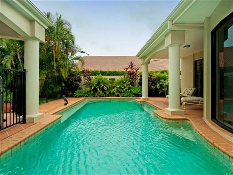 8203 Magnolia Drive, Hope Island QLD 4212