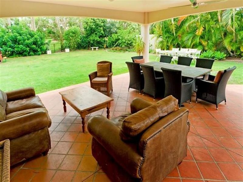 8203 Magnolia Drive, Hope Island QLD 4212