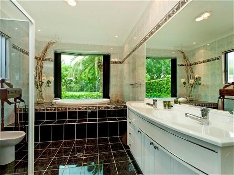 8203 Magnolia Drive, Hope Island QLD 4212