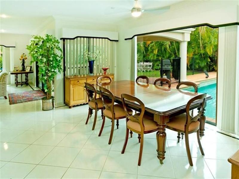 8203 Magnolia Drive, Hope Island QLD 4212