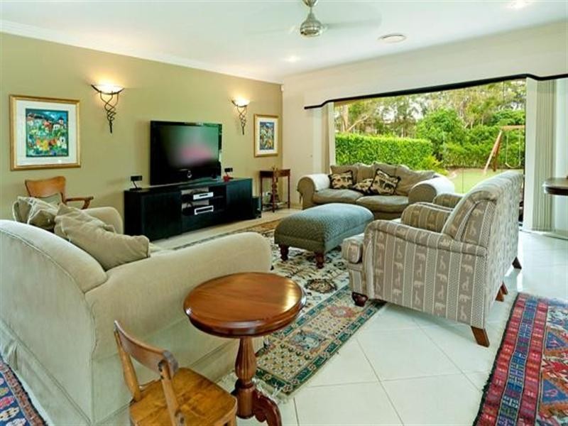 8203 Magnolia Drive, Hope Island QLD 4212