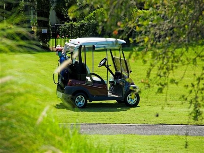 8203 Magnolia Drive, Hope Island QLD 4212