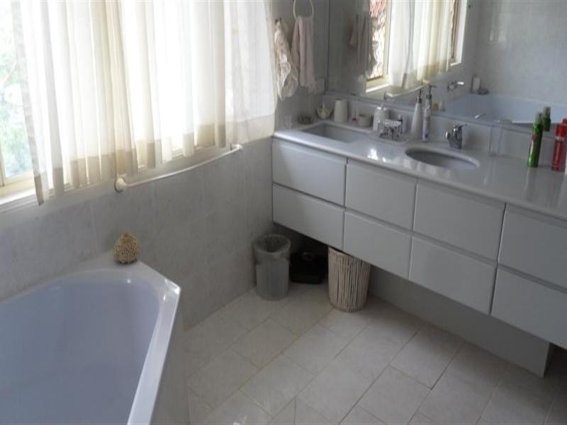 9 Oregon Way, Oxenford QLD 4210