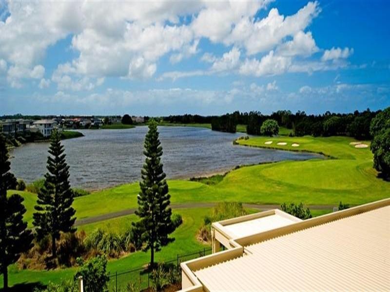 8317 Magnolia Drive, Hope Island QLD 4212