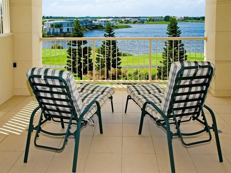 8317 Magnolia Drive, Hope Island QLD 4212