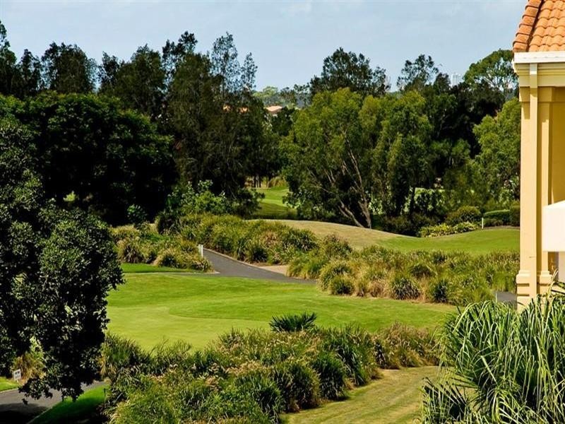 8317 Magnolia Drive, Hope Island QLD 4212