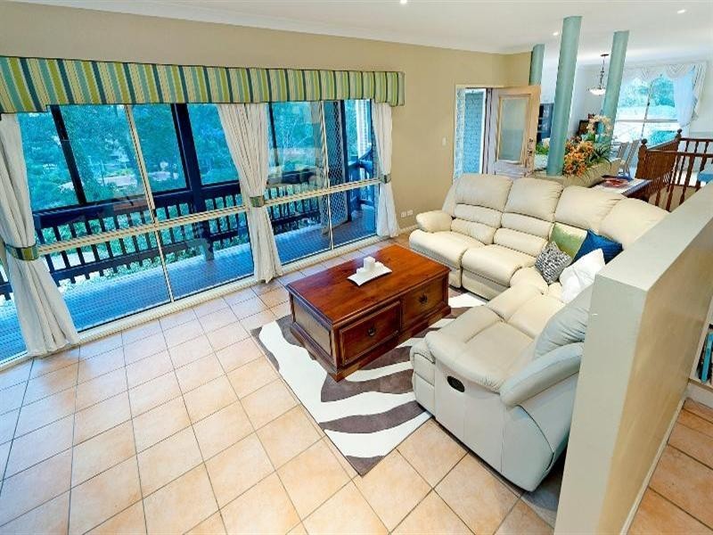 16 Derwent Avenue, Helensvale QLD 4212