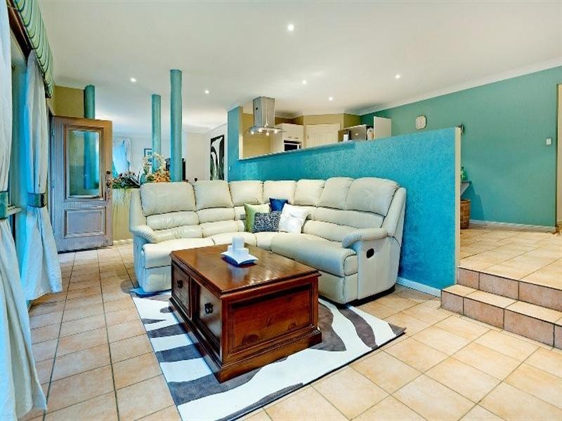 16 Derwent Avenue, Helensvale QLD 4212