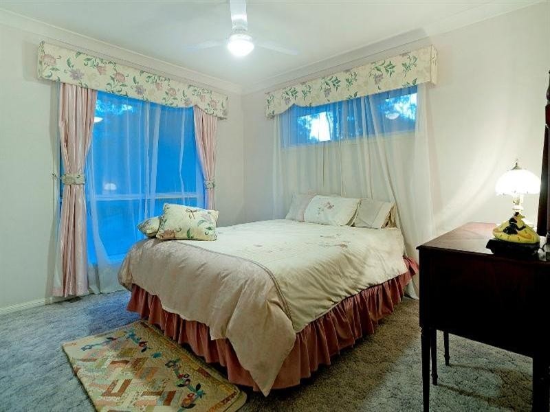 16 Derwent Avenue, Helensvale QLD 4212