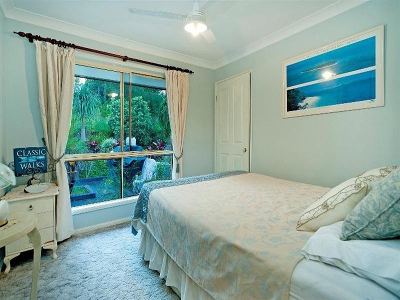 16 Derwent Avenue, Helensvale QLD 4212