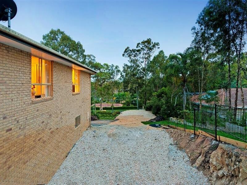 16 Derwent Avenue, Helensvale QLD 4212