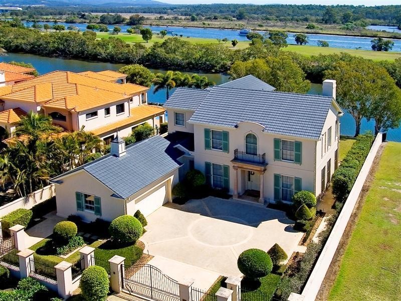 1117 Beechwood Drive, Hope Island QLD 4212