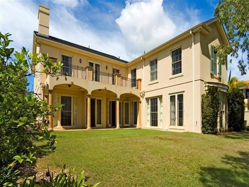 1117 Beechwood Drive, Hope Island QLD 4212