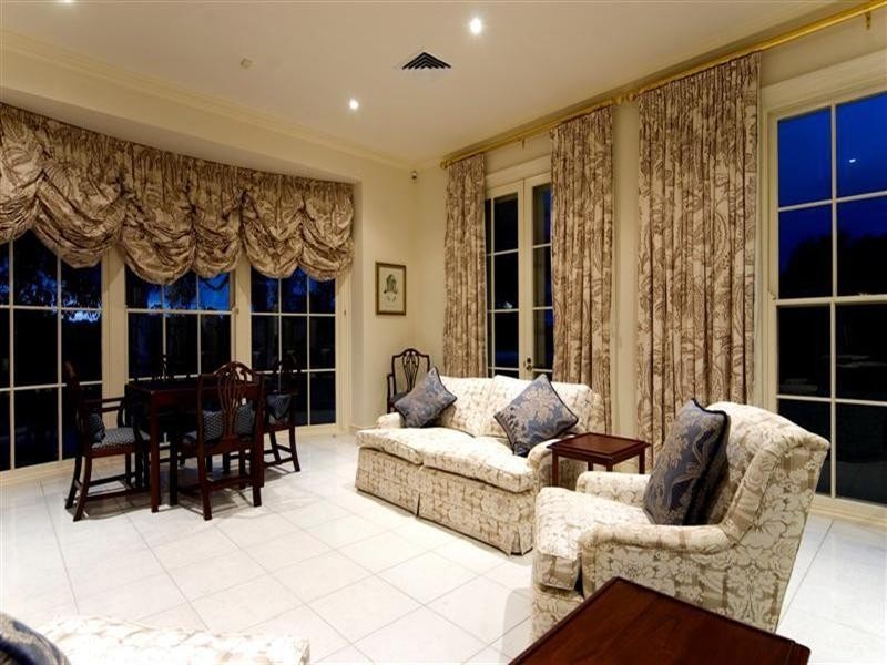 1117 Beechwood Drive, Hope Island QLD 4212