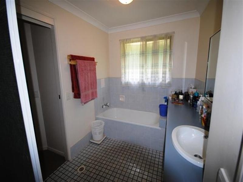 225 Discovery Drive, Helensvale QLD 4212