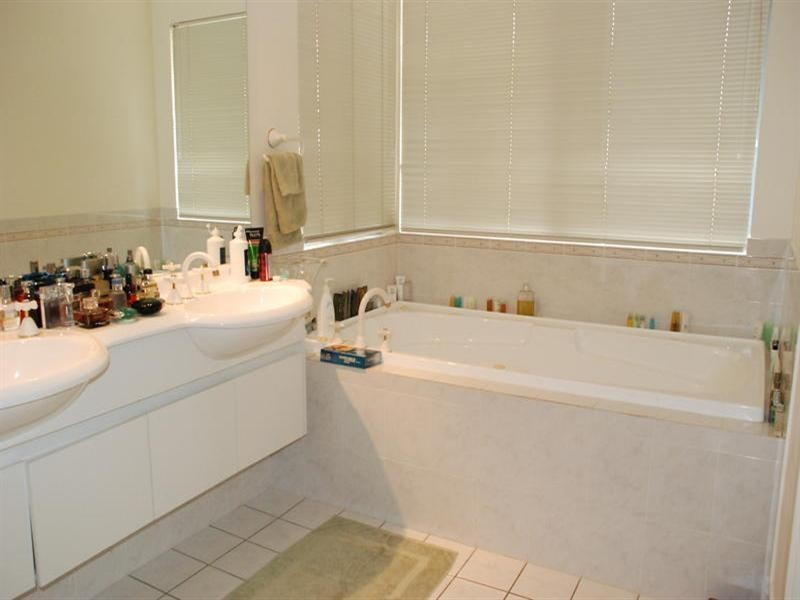 26 Tranquility Circuit, Helensvale QLD 4212