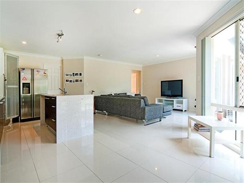 137 Monterey Keys Drive, Helensvale QLD 4212