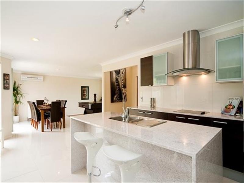 137 Monterey Keys Drive, Helensvale QLD 4212