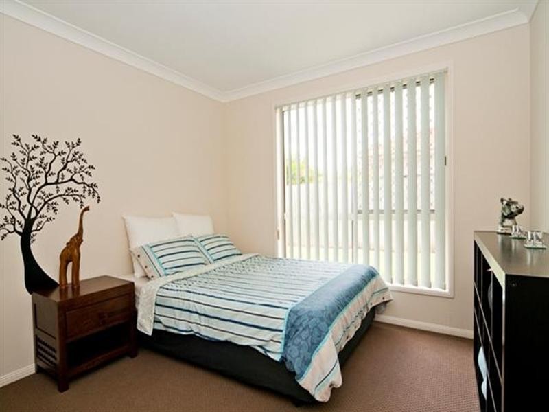 137 Monterey Keys Drive, Helensvale QLD 4212