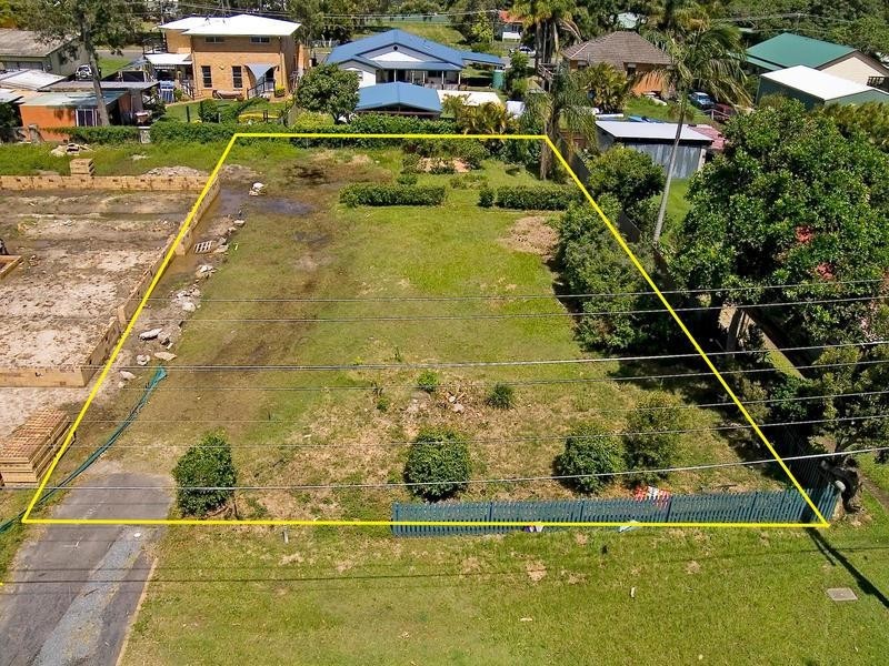 18 Crescent Avenue, Hope Island QLD 4212