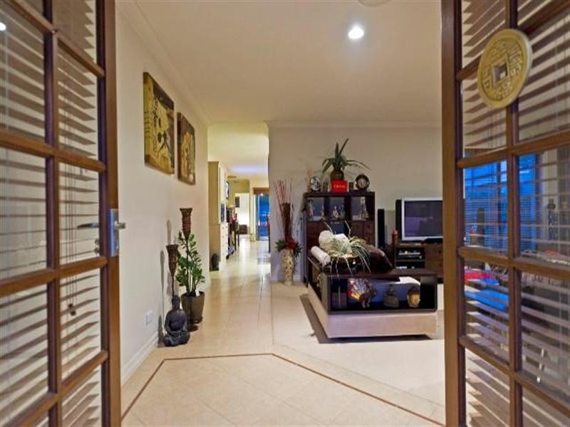 2023 Gracemere Gardens Circuit, Hope Island QLD 4212
