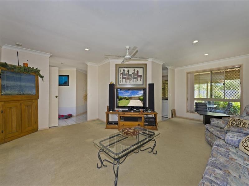 4 Westpark Court, Helensvale QLD 4212