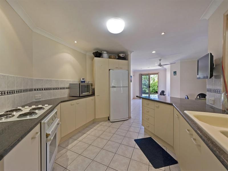 4 Westpark Court, Helensvale QLD 4212