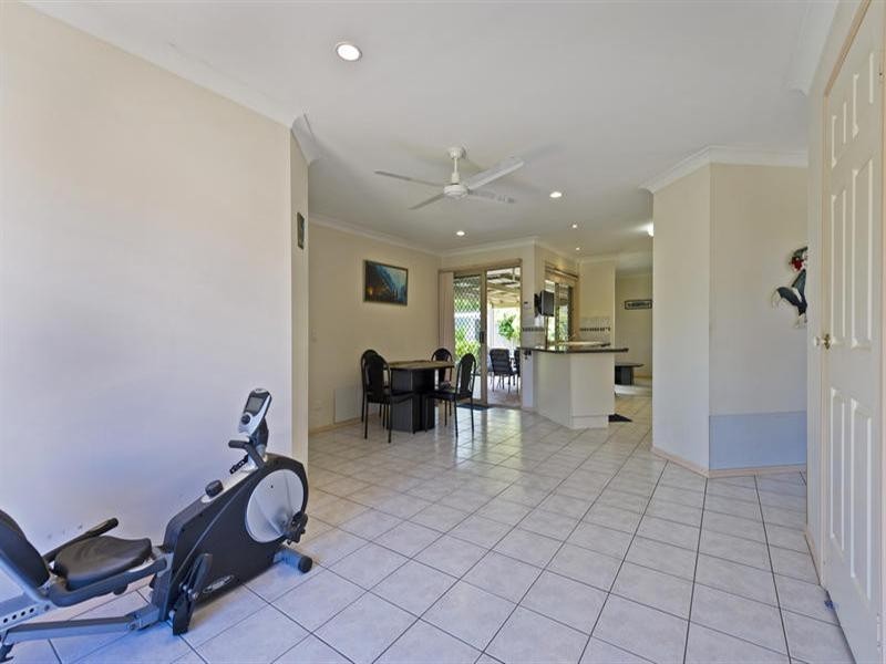 4 Westpark Court, Helensvale QLD 4212