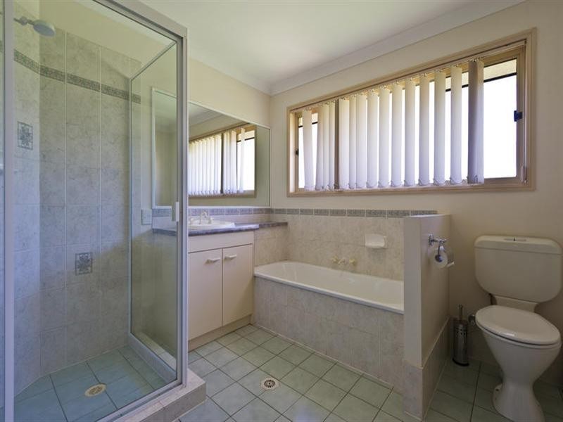 4 Westpark Court, Helensvale QLD 4212