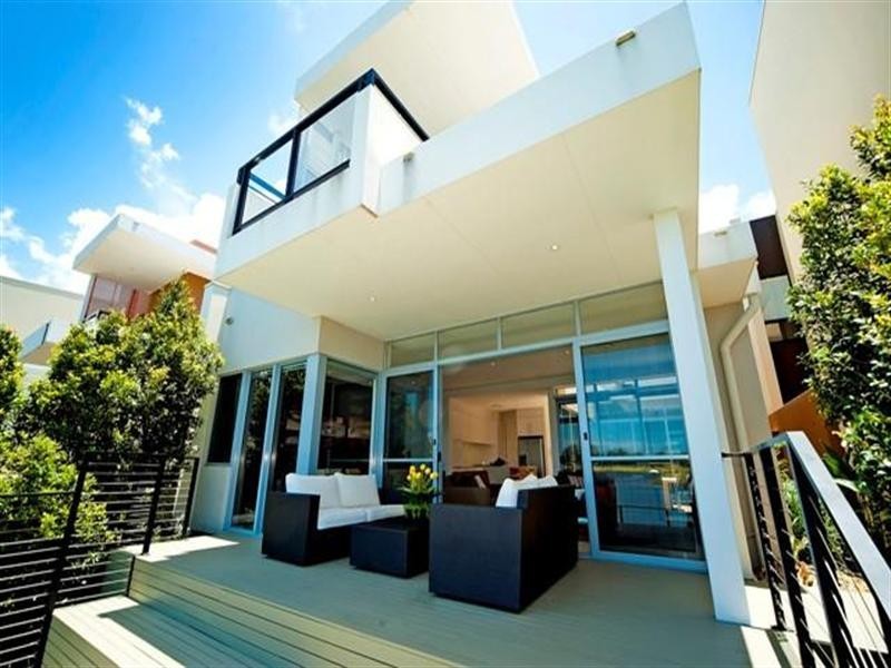 6067 Lugano Drive, Hope Island QLD 4212