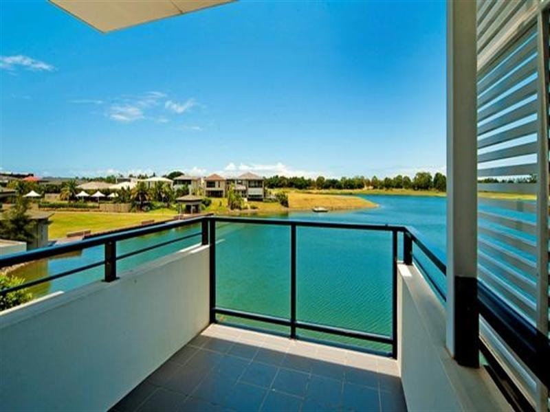 6067 Lugano Drive, Hope Island QLD 4212