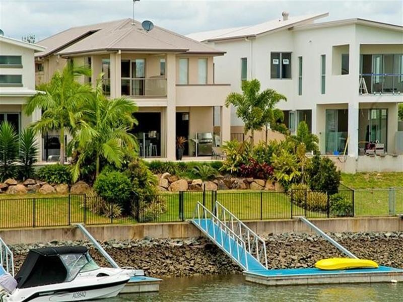 34 Riverlinks Boulevard, Helensvale QLD 4212