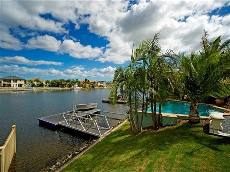 2 Champagne Boulevard, Helensvale QLD 4212