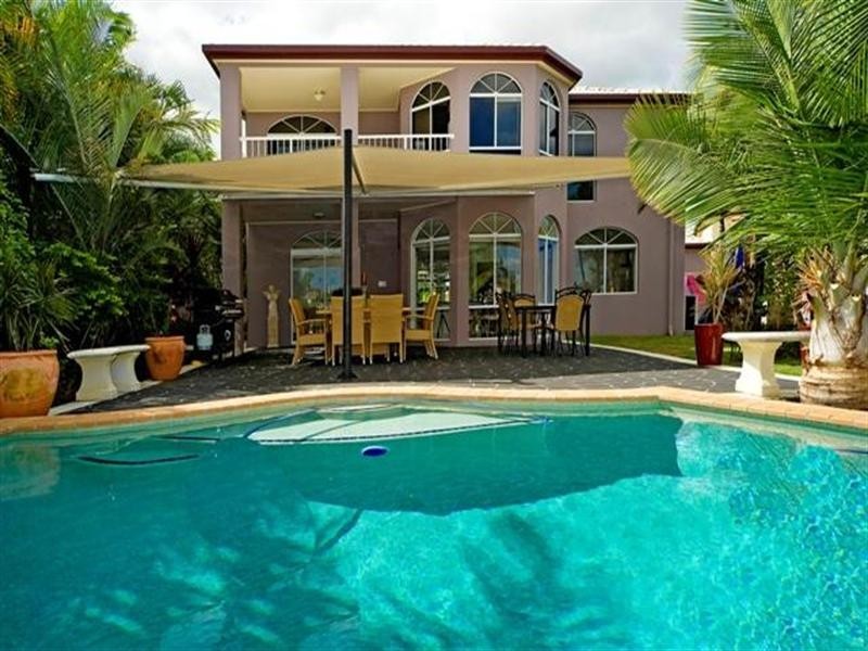 2 Champagne Boulevard, Helensvale QLD 4212