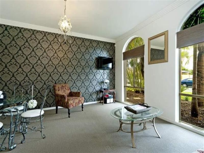 2 Champagne Boulevard, Helensvale QLD 4212