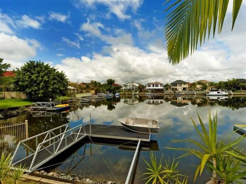 2 Champagne Boulevard, Helensvale QLD 4212