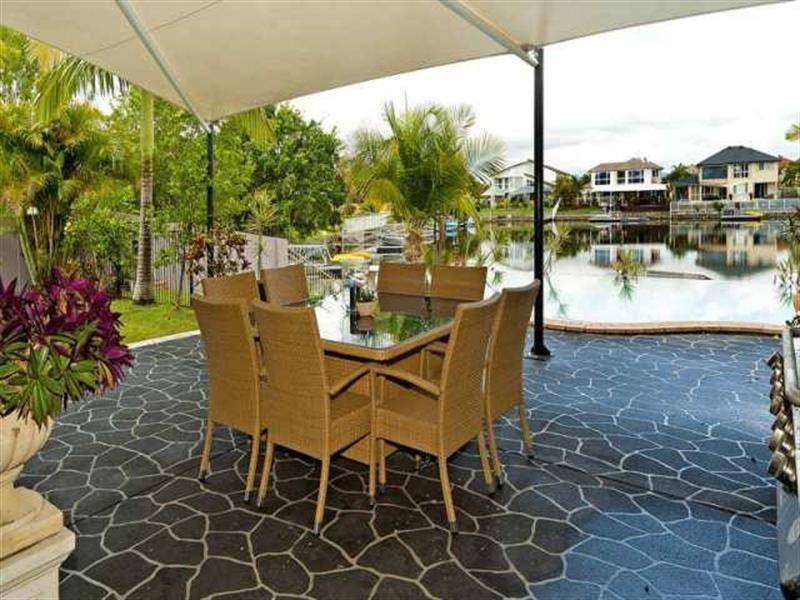 2 Champagne Boulevard, Helensvale QLD 4212