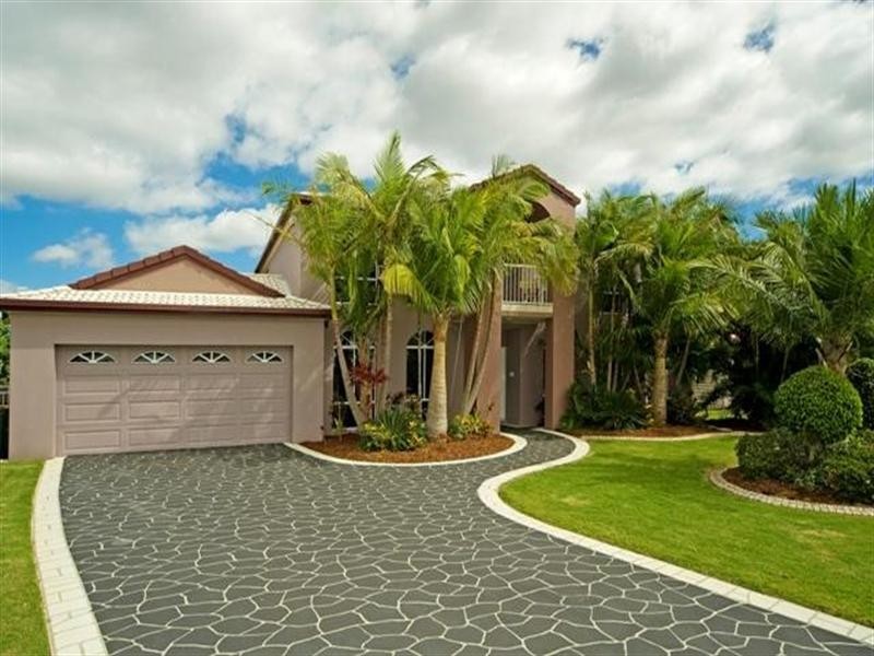 2 Champagne Boulevard, Helensvale QLD 4212