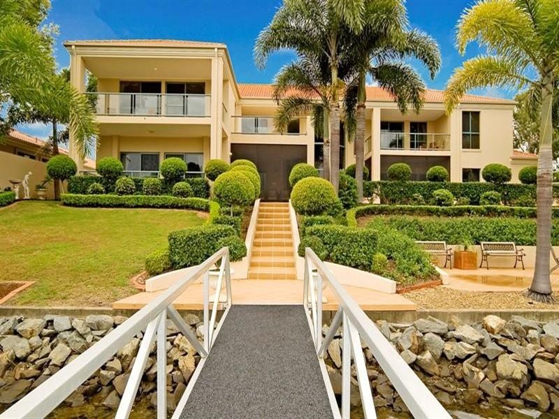 1061 Rosebank Way West, Rosebank Gardens, Hope Island QLD 4212