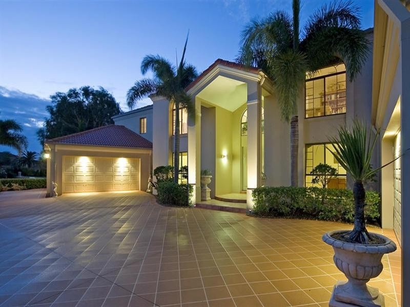 1061 Rosebank Way West, Rosebank Gardens, Hope Island QLD 4212
